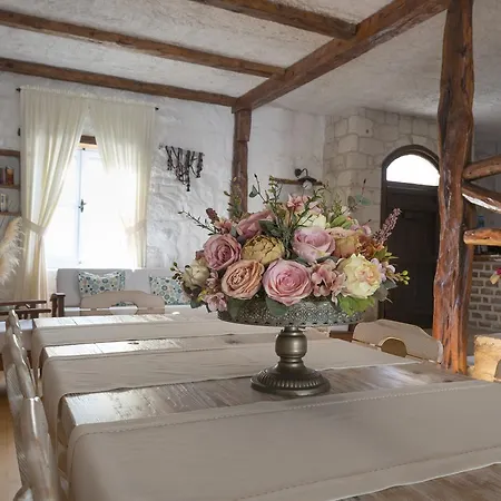 Moy بيت ريفي ألاتشاتي